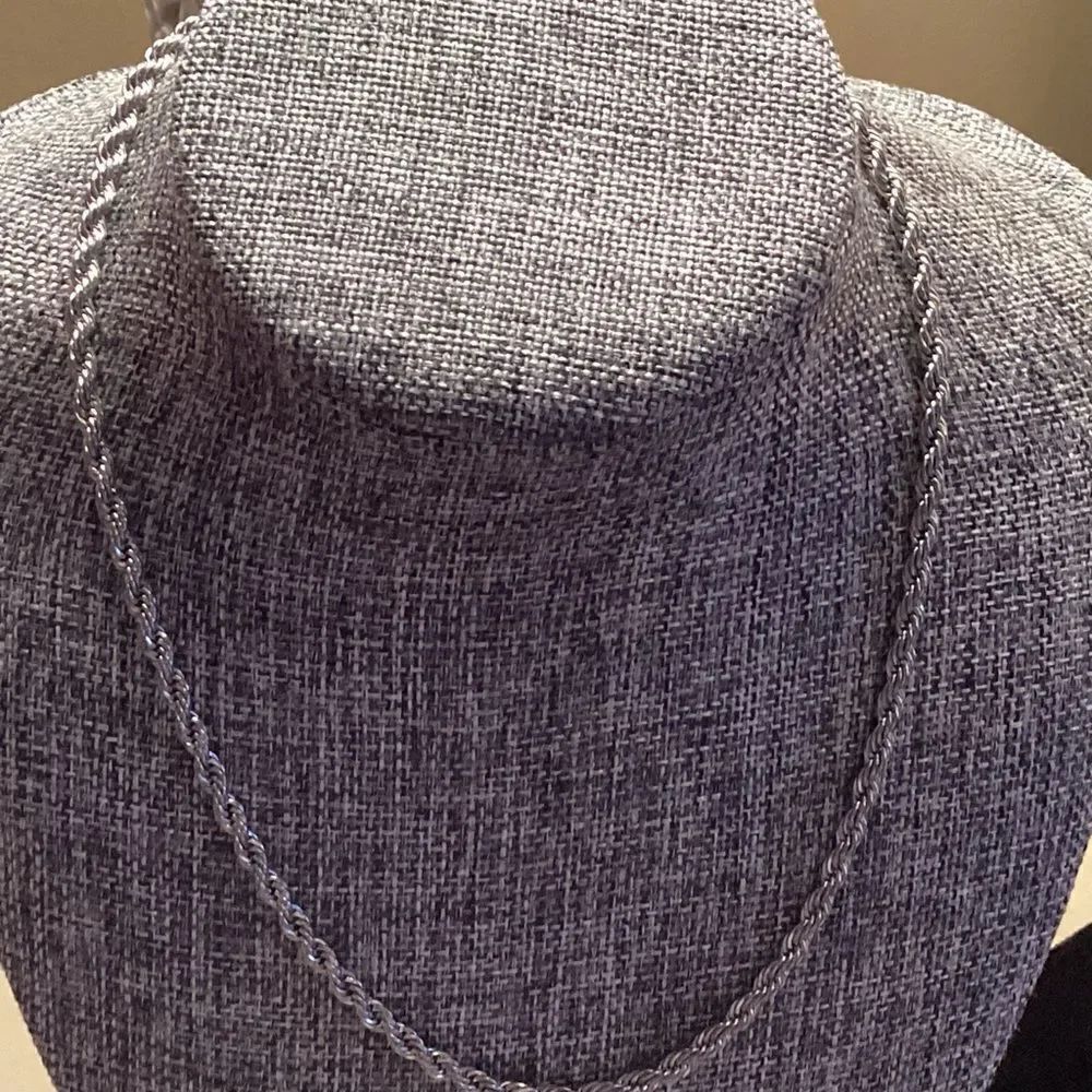 Silvertone Twisted Rope Diamond Cut Necklace 18”